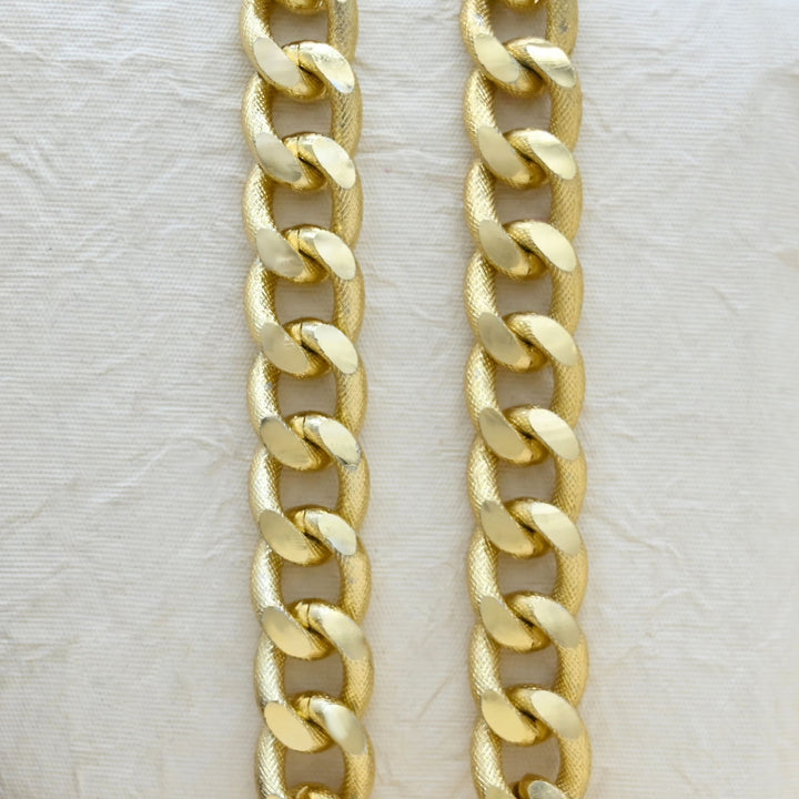 Aluminium Chain | Size : H-22mm W-28mm | Qty : 1mtr | JT-13-37-8