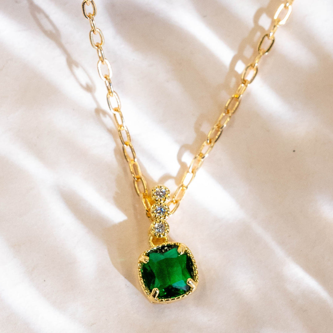 Emerald  Stone Charm Neckchain | Size : 10mm | 1pc